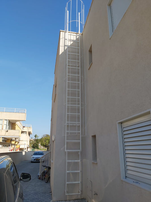 עבודות מסגרות בהתאמה 18